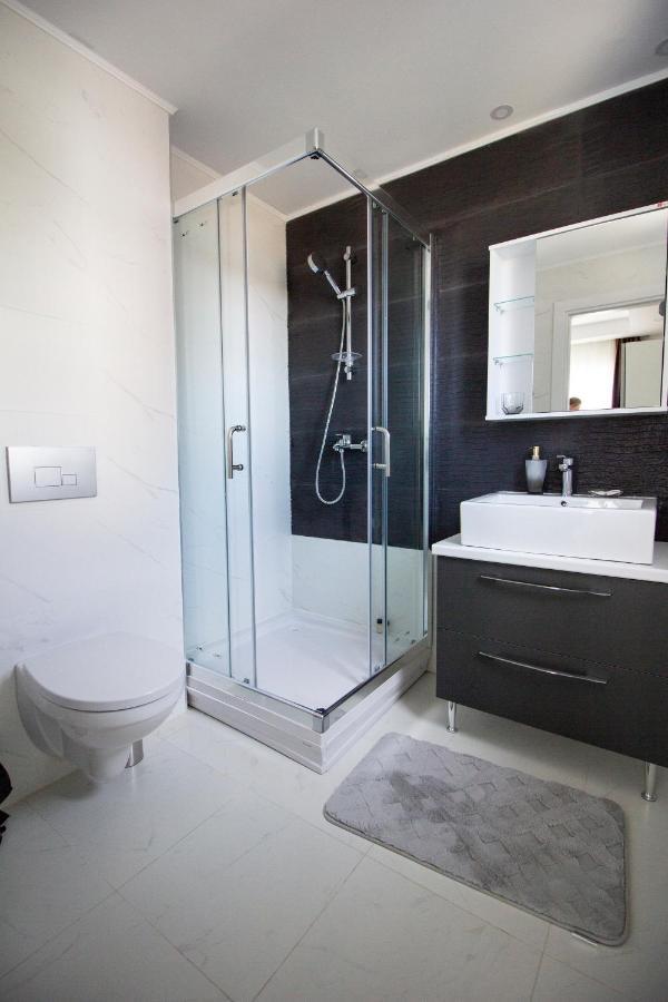 3 Rooms A502 Stayinn By Cosmopolis Bucarest Esterno foto
