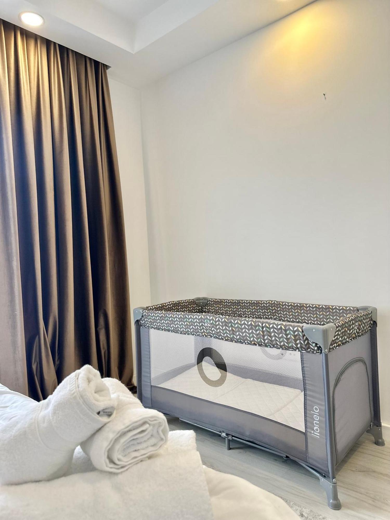 3 Rooms A502 Stayinn By Cosmopolis Bucarest Esterno foto